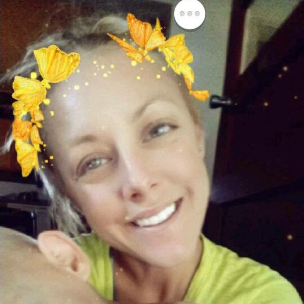 Meet your Posher, Alicia